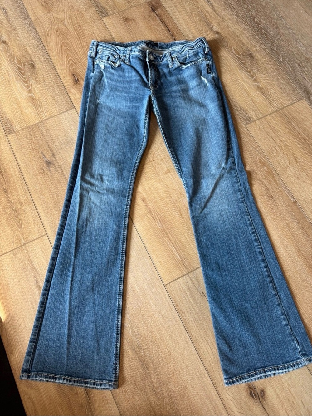 WOMENS SILVER JEANS SIZE W32/L33